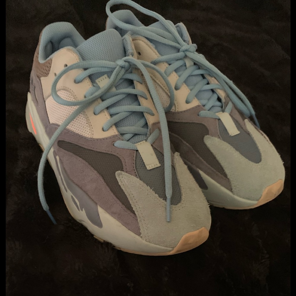 Men’s Adidas Yeezy Boost 700 “Carbon Blue”